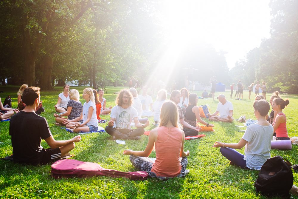 Om chanting-canto de Om Om